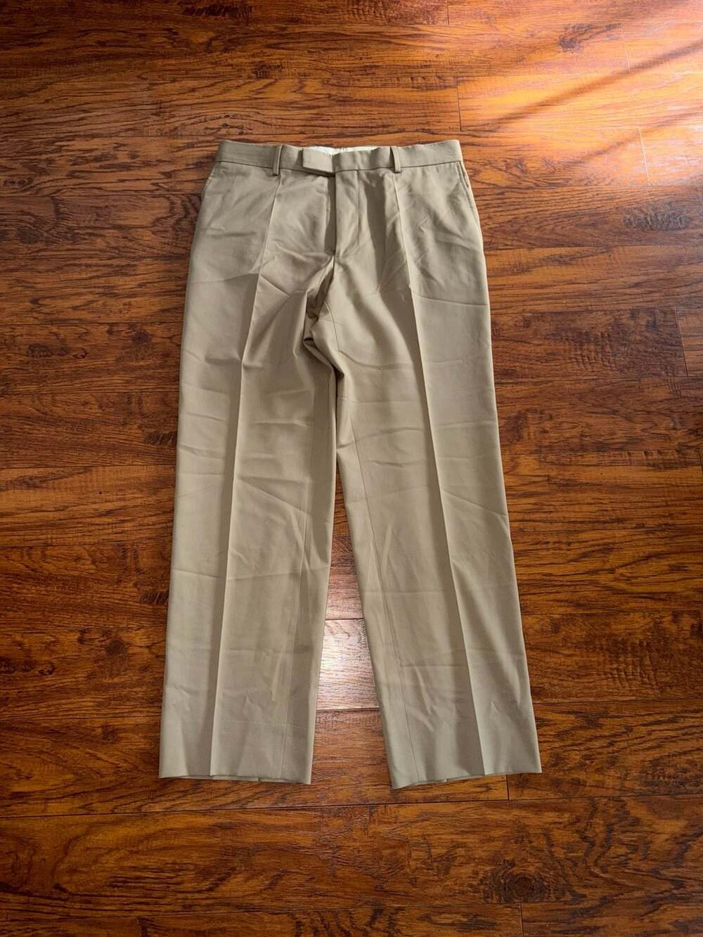 Hugo Boss Dress Pants Size 34R Tan Pleated Wool Trousers